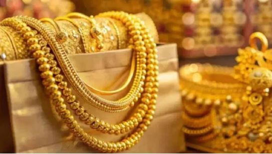 आता शांघाई गोल्ड एक्स्चेंजच्या माध्यमातून घेतलेल्या सोन्याच्या शिक्क्यवर, सोन्याच्या बिस्किटावर तसेच दागिन्यांवरही व्हॅट भरावा लागणार आहे. त्यामुळे आता चीनमध्ये सोन्याचा भाव तीन ते पाच टक्क्यांनी वाढू शकतो.