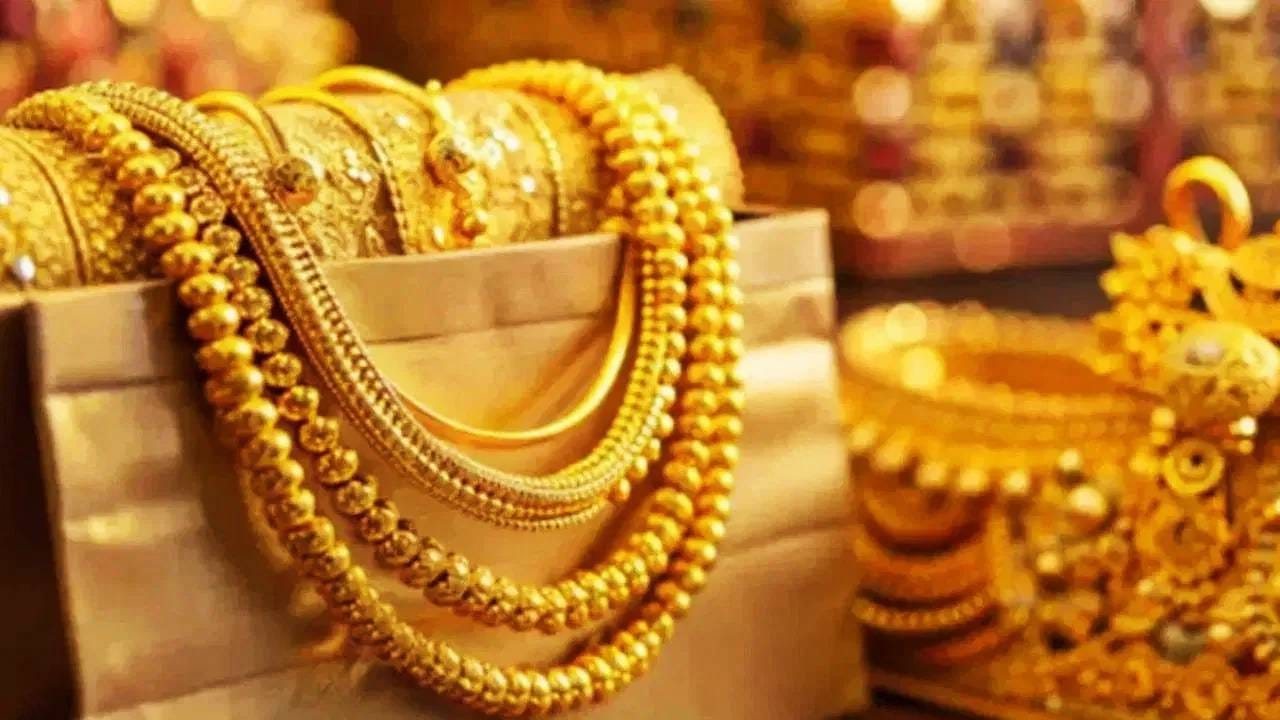 Gold Rate Today: सोन्याची हनुमान उडी! 46 वर्षांचा रेकॉर्ड तोडणार? 1979 नंतर सोन्यासह चांदी खाणार भाव