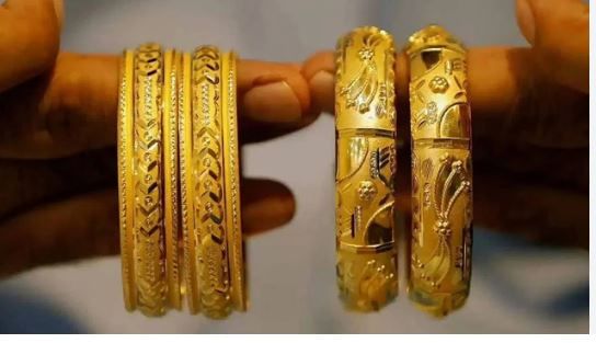 गेल्या काही दिवसांपासून सोने आणि चांदीच्या दरात मोठा चढउतार पाहायला मिळत आहे. सध्या लग्नसराई सुरू झाली आहे. त्यामुळे आता या दोन्ही मौल्यवान धातूंची किंमत वाढण्याची शक्यता आहे.