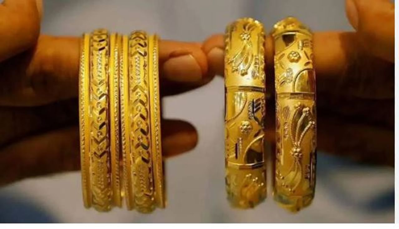 गेल्या काही दिवसांपासून सोने आणि चांदीच्या दरात मोठा चढउतार पाहायला मिळत आहे. सध्या लग्नसराई सुरू झाली आहे. त्यामुळे आता या दोन्ही मौल्यवान धातूंची किंमत वाढण्याची शक्यता आहे. 