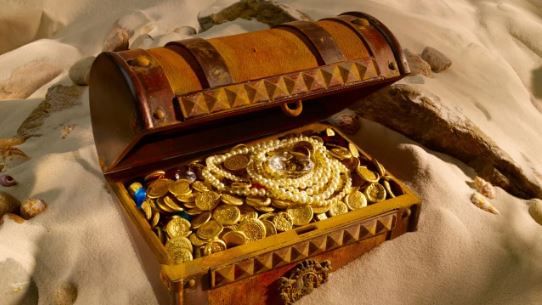 आता प्रशासनाने हा बहुमुल्य खजाना त्या व्यक्तीकडेच ठेवण्यास मजुरी दिली आहे. पुरातन जागेवर हा खजिना सापडलेला नाही. त्यामुळे सोन्याचा खजिना त्या व्यक्तीला देऊन टाकण्यात आला. 