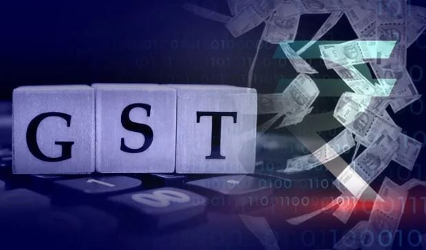 सरकारी कारभाराचा फार गोंधळ असतो, असे नेहमीच म्हटले जाते. त्याची प्रचिती अनेकवेळा आलेलीदेखील आहे. सध्या असेच एक अचंबित करणारे धक्कादायक प्रकरण समोर आले आहे. रोजंदारीवर काम करणाऱ्या एका मजुराला जीएसटी विभागाकडून तब्बल 35 कोटी रुपयांचा कर भरण्यासाठी नोटीस आली आहे.