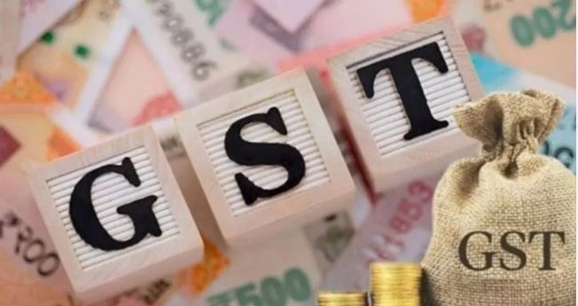 दरम्यान, आता पोलीस या प्रकरणाचा तपास करत असून सगळेच थक्क झाले आहेत. या भोंगळ कारभारामुळे अजमेर सिंह यांना मात्र नाहक त्रासाला सामोरे जावे लागत आहे. याआधीही त्यांना 2022 साली जीएसटी विभागाकडून तब्बल 21 लाख रुपये कर भरण्याची नोटीस आली होती. 