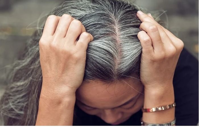 केस कलर करण्यासंबंधित गैरसमज कोणते, जाणून घ्या