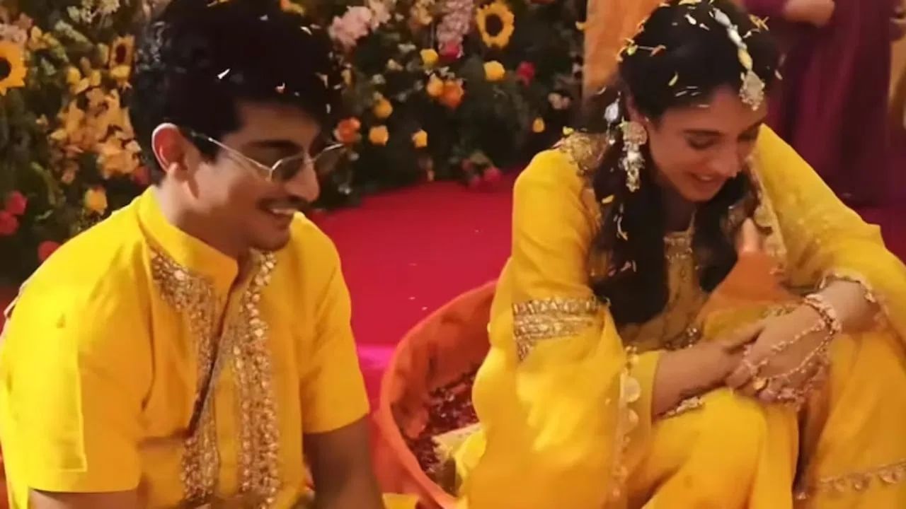  सध्या सर्वत्र फक्त आणि फक्त स्मृती आणि पलाश यांच्या लग्नाची चर्चा सुरू आहे. 23 नोव्हेंबर रोजी दोघांचं लग्न होणार आहे. स्मृती नव्या आयुष्याची सुरुवात करणार असल्यामुळे अनेकांनी दोघांवर शुभेच्छांचा वर्षाव केलाय.