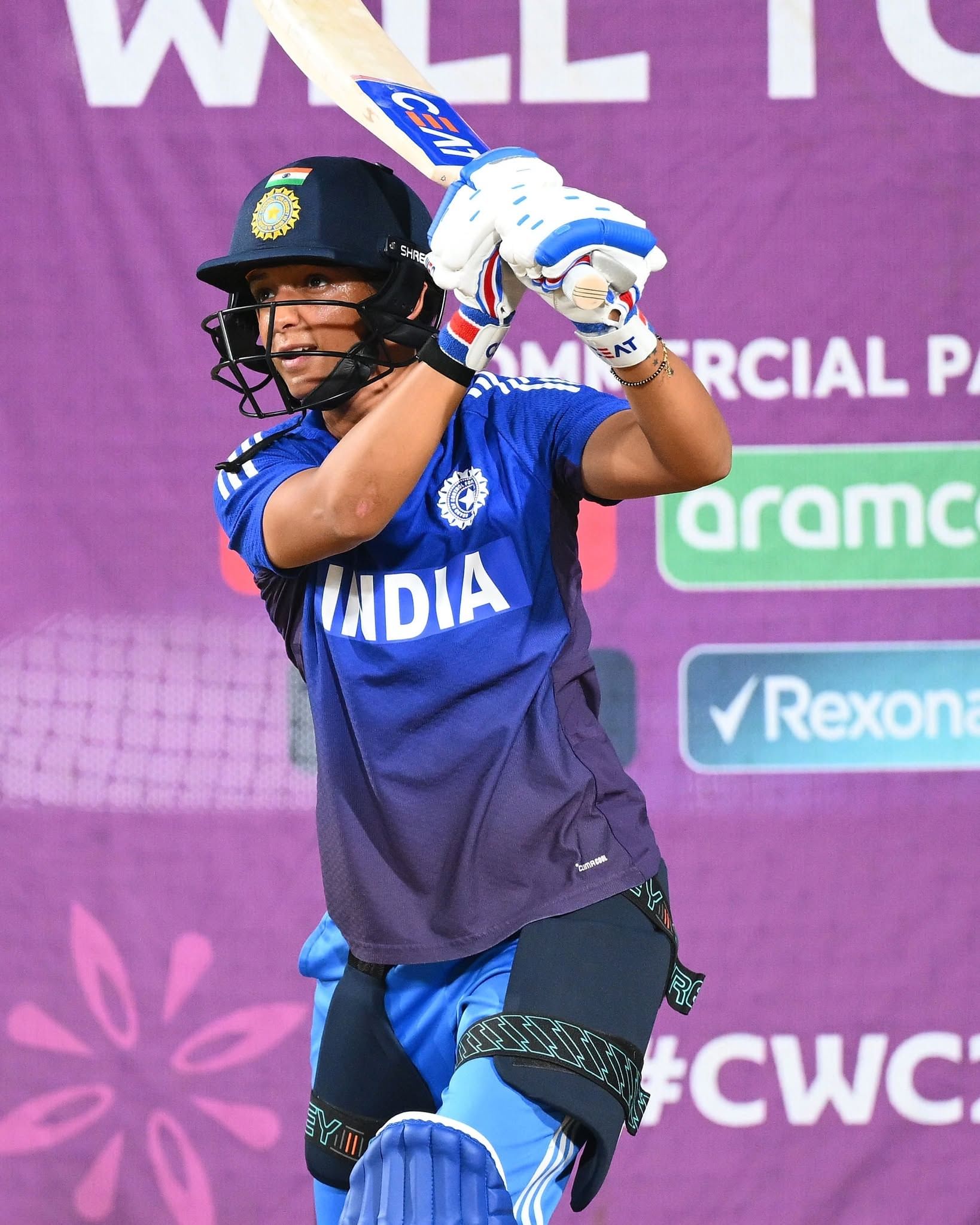 क्रिकट्रॅकरच्या अहवालानुसार, २०२४-२५ या आर्थिक वर्षात हरमनप्रीत कौरची एकूण संपत्ती साधारण २५ कोटी रुपये आहे. यात तिच्या क्रिकेटमधील मानधनासोबतच विविध ब्रँड एंडोर्समेंट (Brand Endorsements) मधून होणाऱ्या उत्पन्नाचा समावेश आहे.