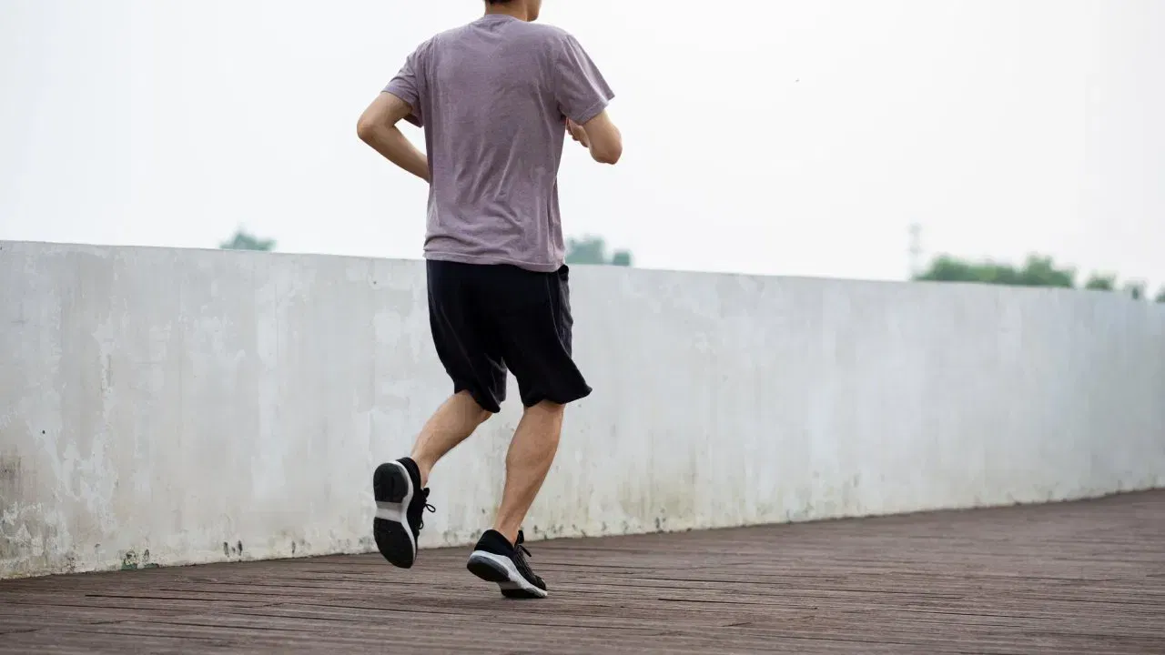 हृदय चांगले ठेवण्यासाठी जलद चालणे, एरोबिक्स, पोहणे, सायकलिंग आणि धावणे हे व्यायाम फायदेशीर आहेत. तुम्ही दररोज 40 मिनिटांपेक्षा जास्त काळ जलद चाललात तर तुमचे वजन देखील कमी होऊ शकते.