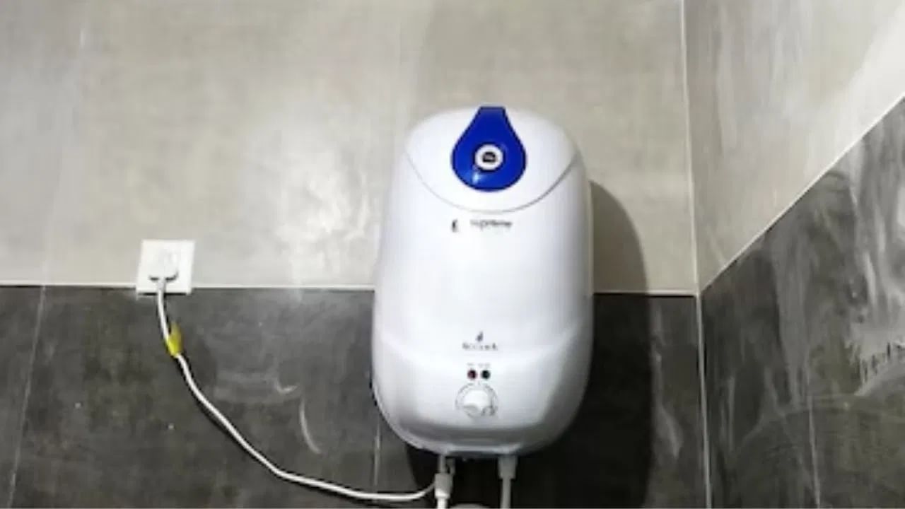 हीटिंग रॉड्समध्ये उच्च विद्युत प्रवाह वापरून पाणी गरम केले आहे. ते बादलीत बुडवून वापरले जातात. कोणत्याही निष्काळजीपणामुळे किंवा पाण्यात हात घातल्यास विजेचा जोरदार शॉक लागण्याचा धोका असतो. हीटिंग रॉडच्या चुकीच्या वापरामुळे अनेक अपघात होतात.