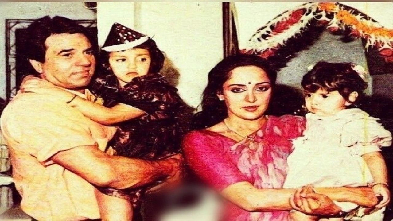 सांगायचं झालं तर, हेमा मालिनी यांनी देखील त्यांच्या खासगी आयुष्याबद्दल फार मोठे खुलासे केले आहे. धर्मेंद्र आणि हेमा मालिनी यांच्या आयुष्यात अनेक अडचणी आल्या पण दोघांनी कधीच एकमेकांची साथ सोडली नाही.