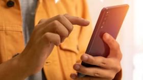 Insta वर शेजारणीला Hi करणं महागात, डोक्याला थेट 7 टाके, घडलं तरी काय?