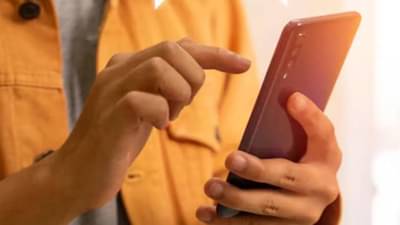 Insta वर शेजारणीला Hi करणं महागात, डोक्याला थेट 7 टाके, असं घडलं तरी काय ?