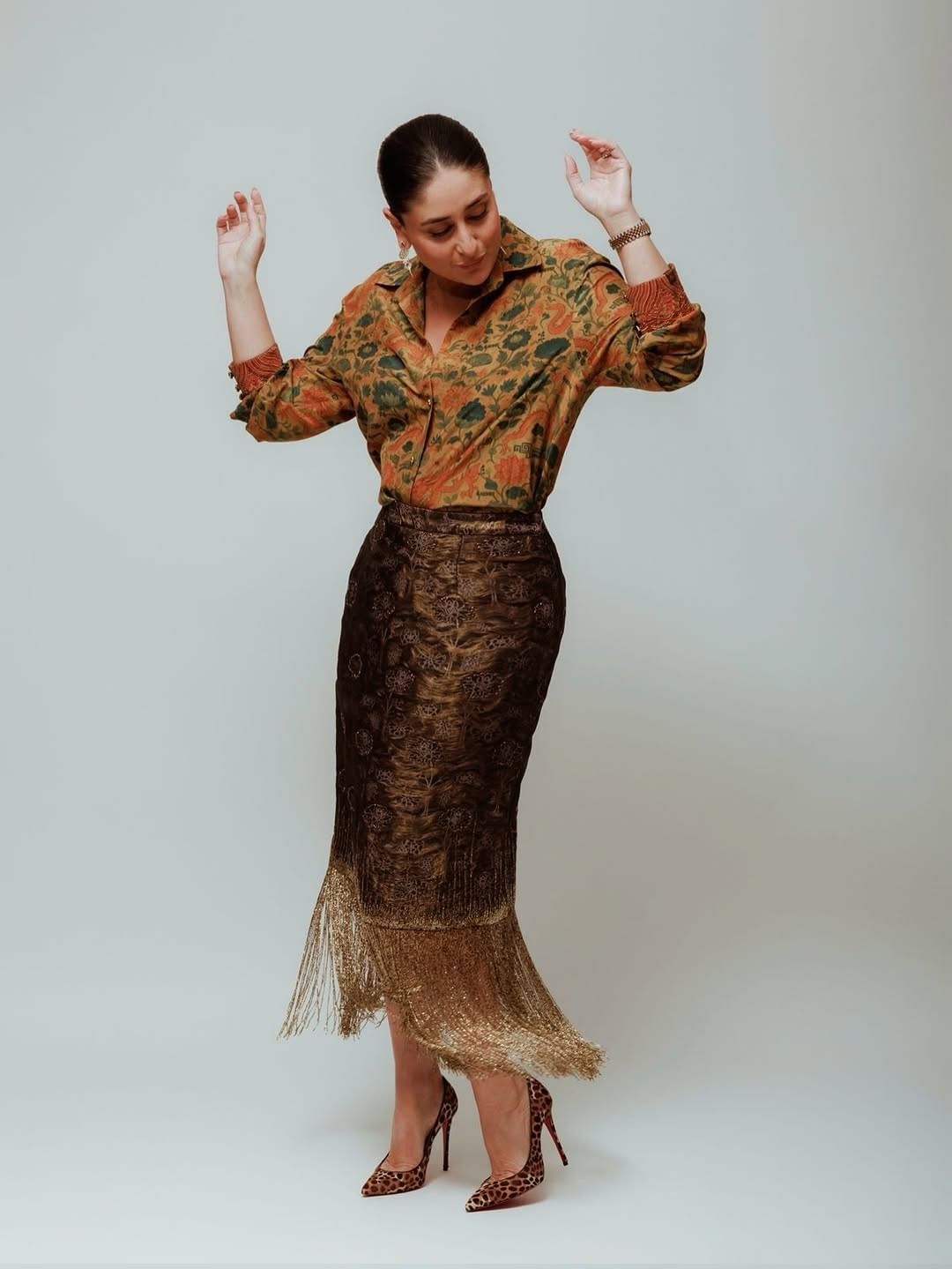 अभिनेत्री खासगी आणि प्रोफेशनल आयुष्यामुळे चर्चेत असते. अभिनेता सैफ अली खान याच्यासोबत असलेल्या नात्यामुळे देखील अभिनेत्री चर्चेत असते. पण आता अभिनेत्री पोस्ट केलेल्या शेवटच्या फोटोमुळे चर्चेत आली आहे. 