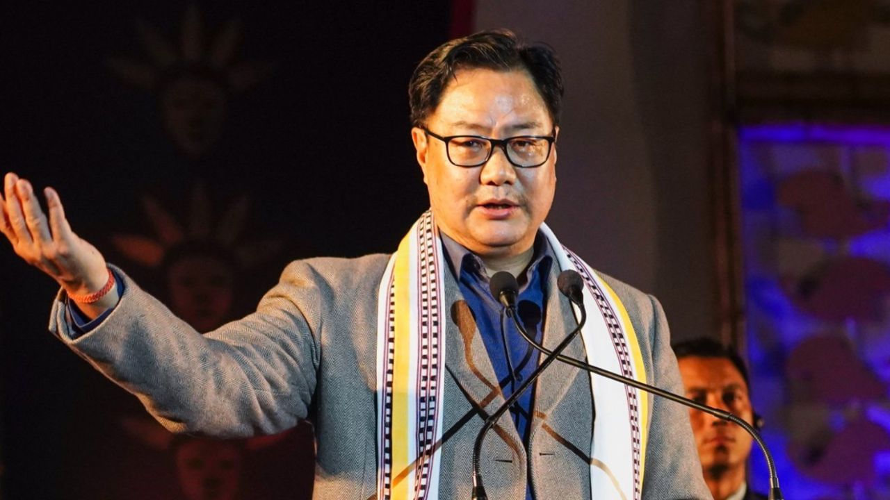 राहुल गांधींच्या आरोपाला रिजिजूंचे प्रत्युत्तर! थेट घेतली पत्रकार परिषद