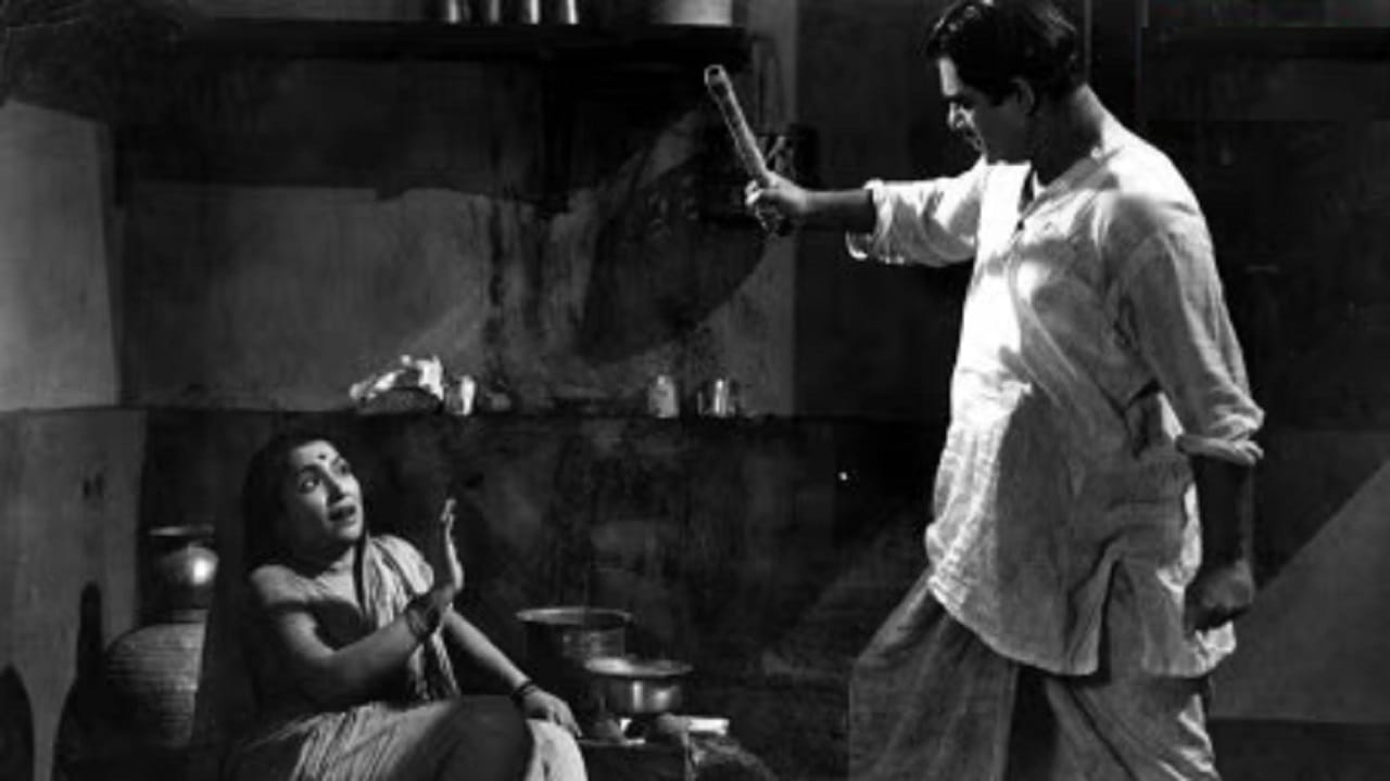 नवऱ्याचे मेहुणीसोबत प्रेमसंबंध... 'रामायण' फेम अभिनेत्रीच्या मृत्यूची माहिती 2 दिवसांपर्यंत कोणालाच नव्हती नवऱ्याचे मेहुणीसोबत प्रेमसंबंध... 'रामायण' फेम अभिनेत्रीच्या मृत्यूची माहिती 2 दिवसांपर्यंत कोणालाच नव्हती