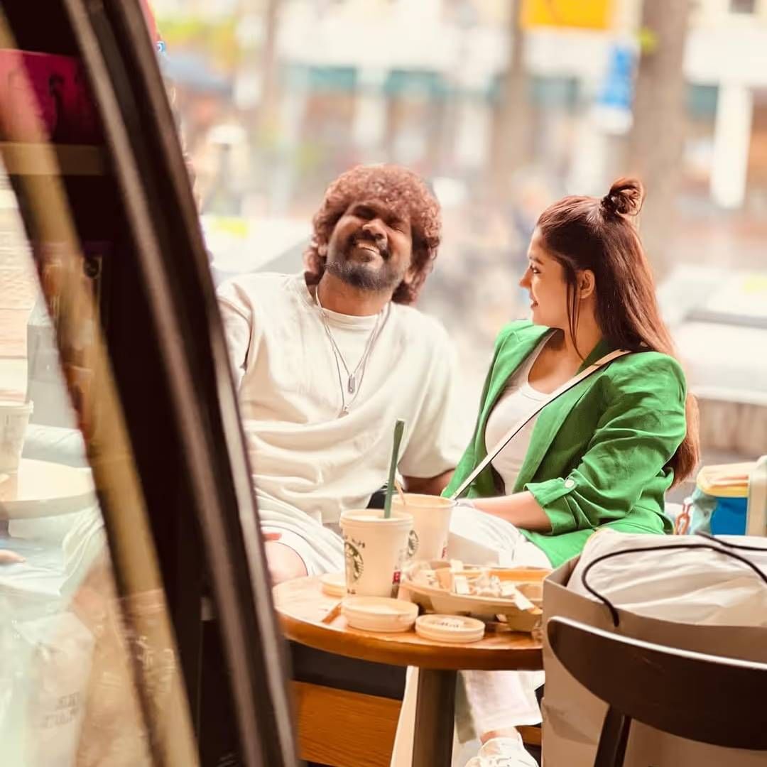 नयनतारा अनेक प्रोजेक्ट्सवर काम करत आहे. हिंदी सिनेमात ती पुन्हा कधी दिसणार? या बद्दल ती फॅन्सना लवकरच अपडेट देणार आहे.  त्यानंतर पुढच्या बर्थ डे ला नयनताराला विग्नेशने मेबॅक जीएलएस 600 गिफ्ट केलेली. त्याची किंमत 3.40 कोटी होती. 