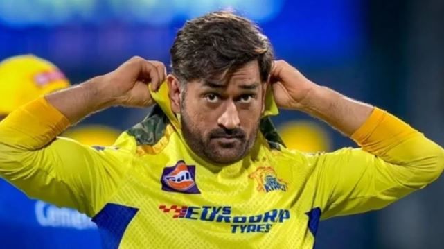 धोनी सध्या 44 वर्षांचा आहे. सीएसकेचे सीईओ काशी विश्वनाथन यांनीदेखील धोनी आयपीएलच्या आगामी हंगामात चेन्नई सुपरकिंग्ज संघाचा भाग असेल, असे सांगितले होते. त्यामुळे महेंद्रसिंह धोनीच्या चाहत्यांना तो पुन्हा एकदा फलंदाजी करताना दिसणार आहे. 