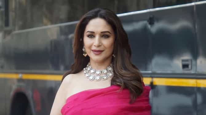 अभिनेत्री माधुरी दीक्षित यांच्या कॅनडा टुरने वादळ, का होत आहेत ट्रोल ? आयोजकाचा खुलासा