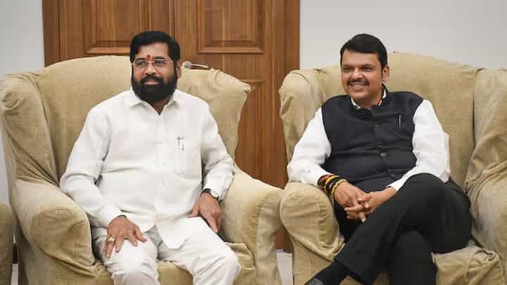 शिंदेंना दिलेल मुख्यमंत्रीपद ते परत करतात! फडणवीसांच्या मिश्किल विनोदाची चर्चा शिंदेंना दिलेल मुख्यमंत्रीपद ते परत करतात! फडणवीसांच्या मिश्किल विनोदाची चर्चा