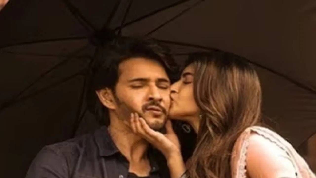 या चित्रपटात महेश बाबूच्या अपोजिट श्रीलीला लीड रोलमध्ये होती. फिल्म लोकांना खूप आवडली. दोन्ही चित्रपटात महेश बाबू आणि राम्या कृष्णने आपल्या अभिनयाने लोकांची मनं जिंकली. 