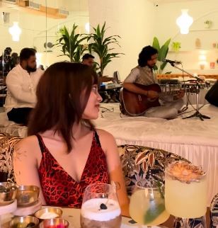 दरम्यान, पलाश आणि मेरी डिकॉस्टा यांच्यातील चॅटिंग खरी असल्याची  कोणताही पुरावा समोर आलेला नाही. सोबतच स्मृती आणि पलाश यांनीही याबाबत अद्याप कोणेही स्पष्टीकरण दिलेले नाही.   