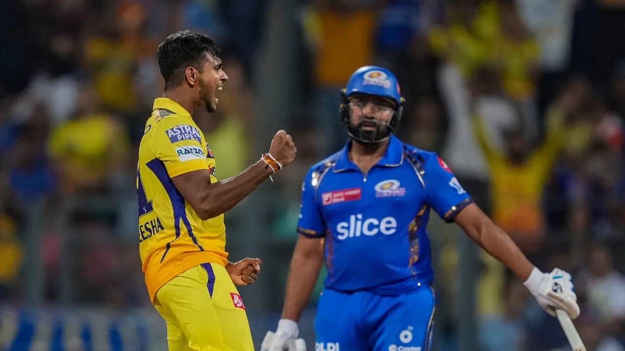 आयपीएल 2025 स्पर्धेतील 12 सामन्यात पथिरानाने फक्त 13 विकेट घेतल्या होत्या. त्याचा इकोनॉमी रेट हा 10 धावा प्रति षटकं होता. या काळात त्याची लाईन अँड लेंथही बिघडल्याचं दिसून आलं. त्यामुळे त्याच्यावर टीका झाली होती.  (Photo: PTI)