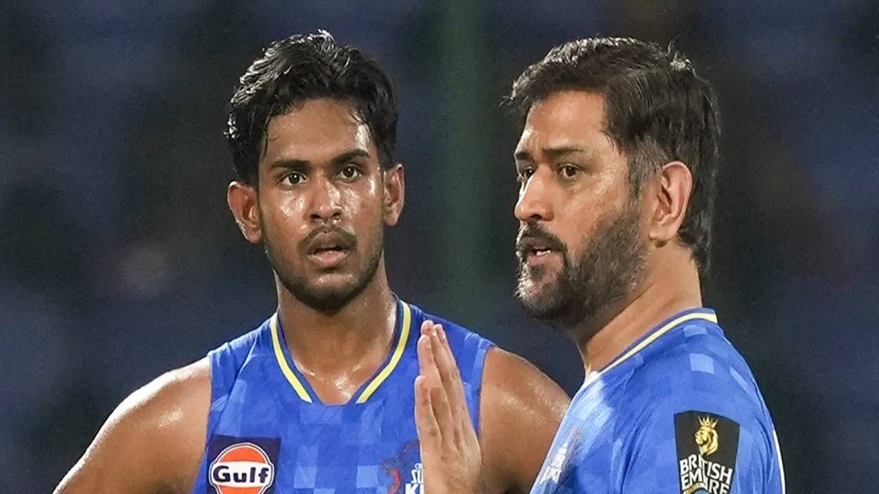 मथिशा पथिरानाला बाहेर करण्याचं कारणंही समोर आलं आहे. चेन्नई सुपर किंग्सचे हेड कोच स्टीफन फ्लेमिंगने त्यासाठी सल्ला दिला होता. फ्लेमिंगने पथिरानाचा प्रभाव आणि फॉर्म नसल्याने चिंता व्यक्त केली होती. त्यामुळे त्याला रिलीज करण्याचं कारण फ्रेंचायझीला मिळालं.  (Photo: PTI)