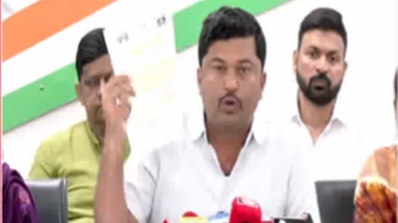 फलटण डॉक्टर मृत्यू; तपास अंजना कृष्णांकडे द्या, मेहबूब शेख यांची मागणी
