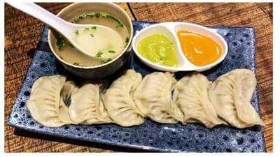 तुम्हीही रोज मोमोज खाताय? तर तुम्हाला होऊ शकतात हे 4 गंभीर आजार