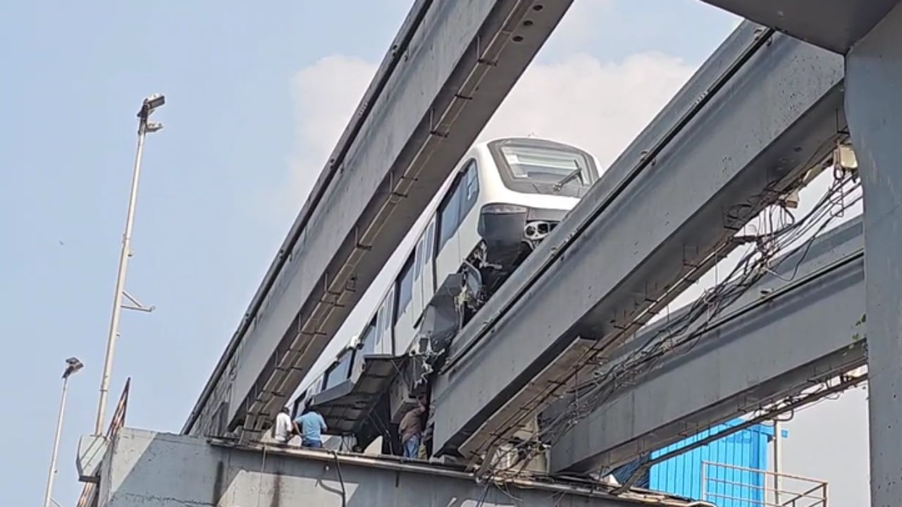 मुंबई मोनोरेलची विघ्न संपेना! वाडाळ्यात मोनोचा डब्बा घसरला अन्...