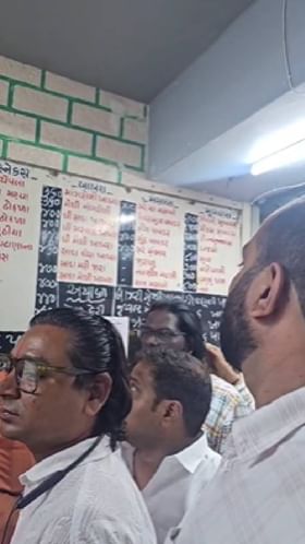 मराठी पाट्यांवरून मनसे आक्रमक.