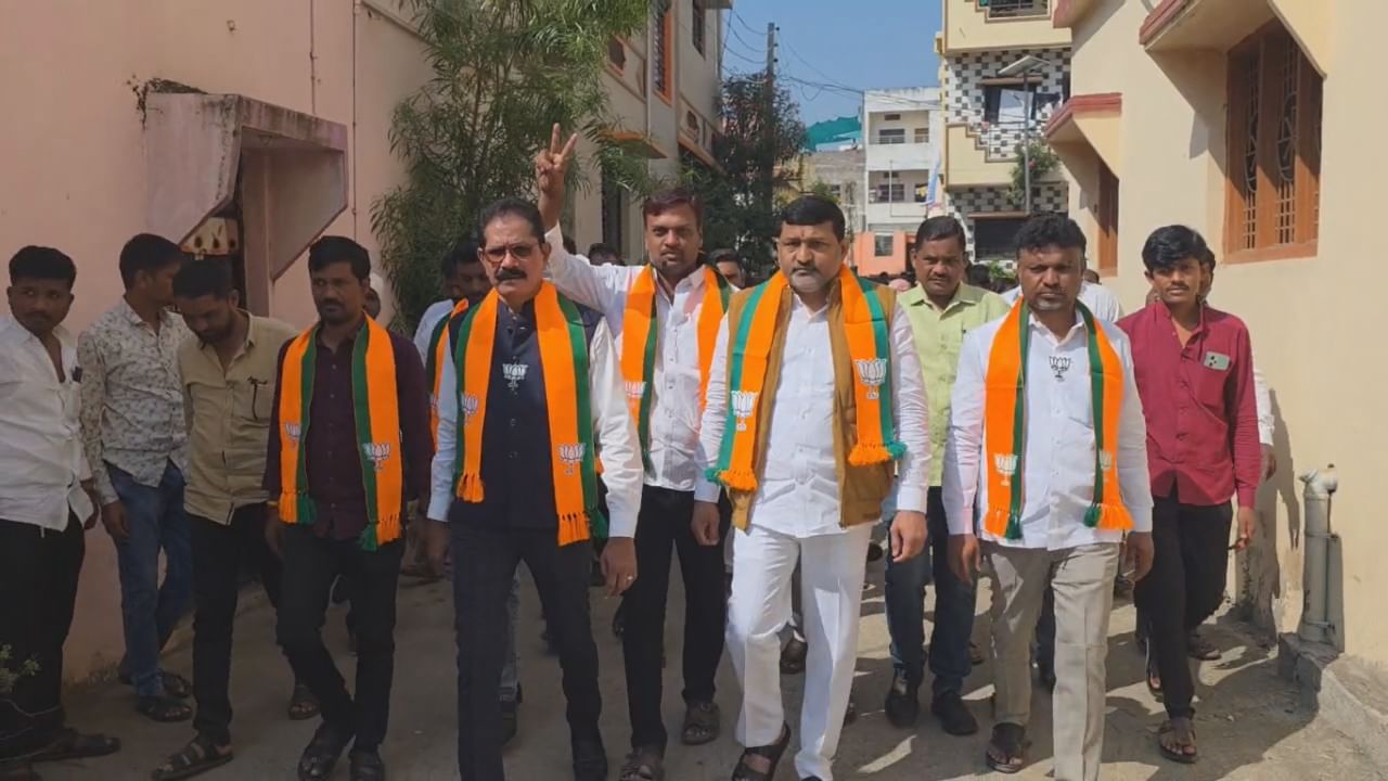 घराणेशाहीची ऐसीतैसी... भाजपकडून एकाच कुटुंबातील 6 जणांना तिकीट; कारण काय तर...