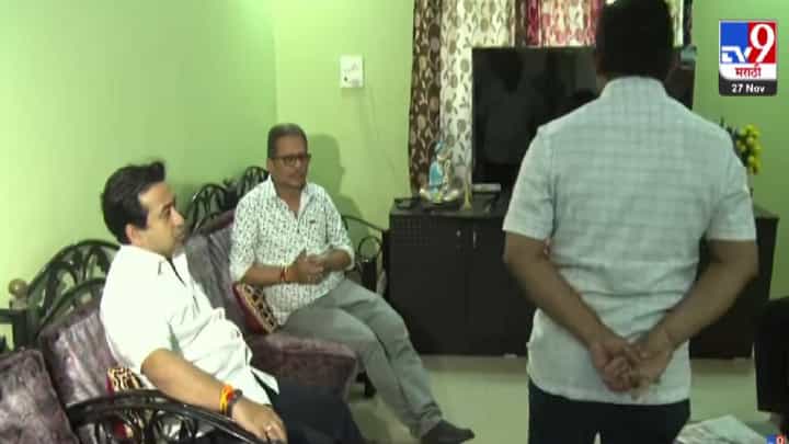 Malvan Money Seized : निलेश राणेंच्या धाडीनंतर बंधू नितेश राणे विजय केनवडेकरांच्या थेट घरी, कोकणात वातावरण तापलं Malvan Money Seized : निलेश राणेंच्या धाडीनंतर बंधू नितेश राणे विजय केनवडेकरांच्या थेट घरी, कोकणात वातावरण तापलं