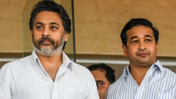 गुलाल आपलाच... कोकणात राणेंची सर्वात मोठी राजकीय खेळी, थेट महायुतीला चॅलेंज