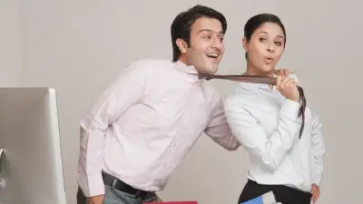 कामाच्या ठिकाणीच लफडी करण्यात भारतीय एक्सपर्ट, ऑफिसातील रोमान्समध्ये भारताचा नंबर ऐकून डोकंच खाजवाल