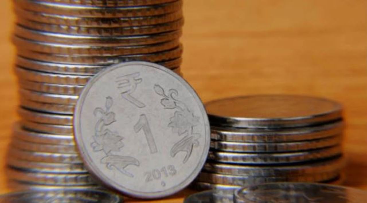 अमेरिकेच्या सरकारने नुकतेच मोठा निर्णय घेतला आहे. तेथे एक सेंट म्हणजेच penny हे नाणे बंद करण्याचा निर्णय घेतला आहे. हे नाणे छापण्यासाठी खूप खर्च व्हायचा म्हणून अमेरिकेने हा निर्णय घेतला. 