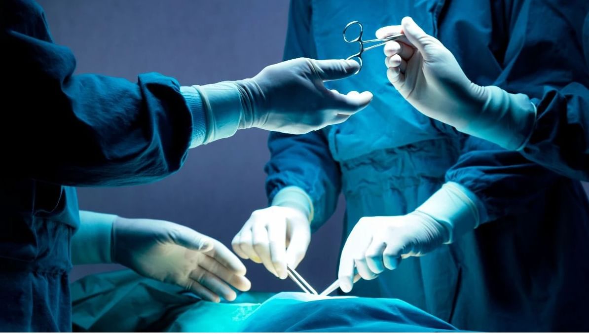 ज्याला जन्मापासून मुलगी समजत होते, तो मुलगा निघाला, असा झाला चमत्कार