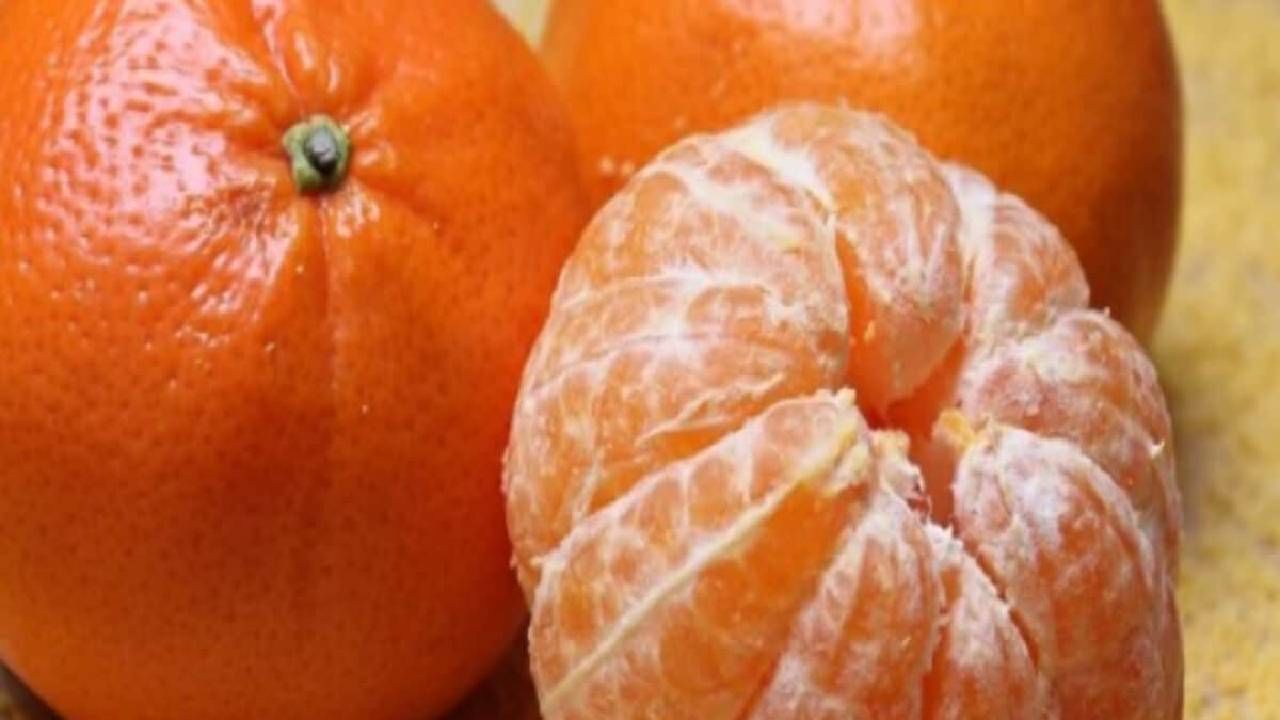 दररोजच्या आहारात संत्रीचा समावेश करायला हवा. विशेष म्हणजे संत्रीमध्ये सर्वात जास्त पोटॅशिअम असते. फायबरचा मोठा स्त्रोत संत्रीत आढळतो. 