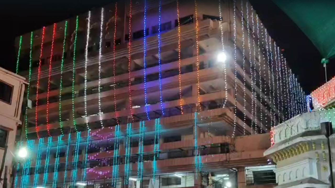 कार्तिकी यात्रेनिमित्त भाविकांच्या सोयीसाठी चंद्रभागा नदीच्या तीरावर आणि वाळवंट परिसरात कपडे बदलण्याचे कक्ष, महिलांसाठी हिरकणी कक्ष आणि सॅनिटरी नॅपकिन व्हेंडिंग मशीनची व्यवस्था करण्यात आली आहे.