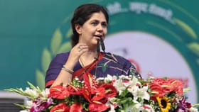 माझं वय किती? पंकजा मुंडेंचा थेट व्यासपीठावरूनच प्रश्न अन्...,