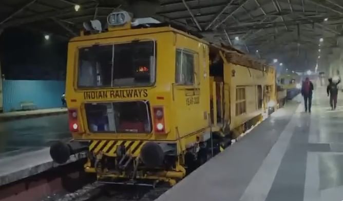 पनवेल-कर्जत उपनगरीय कॉरिडॉर हा प्रकल्प रायगडला मुंबईला जोडण्यासाठी एक परिवर्तनकारी प्रकल्प आहे. तो पूर्ण झाल्यानंतर सध्याच्या उपनगरीय मार्गांवरील भार  कमी होईल आणि नवी मुंबई आणि रायगडमधील प्रवाशांना फायदा होईल.