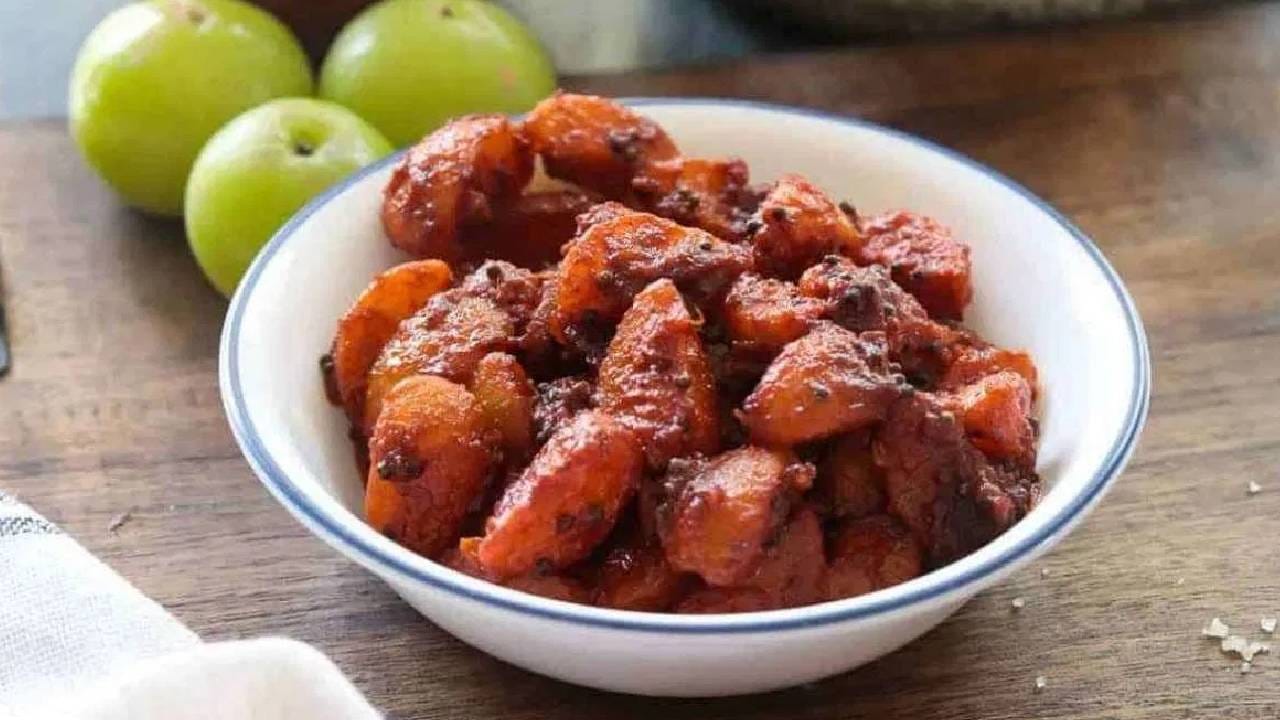 हिवाळ्यात लोणचे बनवताना टाळा ‘या’ पाच सामान्य चुका