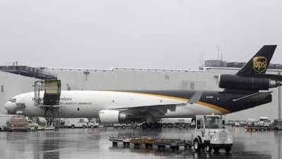 मोठा विमान अपघात, 11 जण गंभीर जखमी, तब्बल इतक्या लोकांचा मृत्यू...