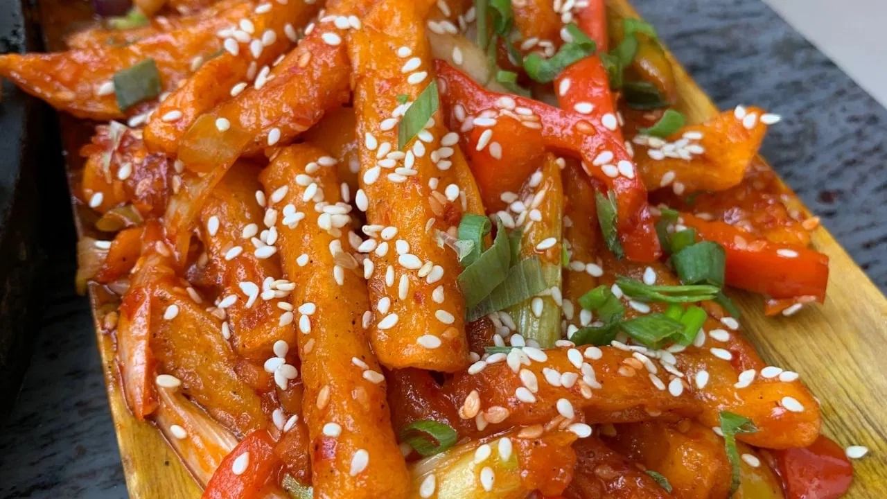 घरच्या घरी बनवा रेस्टॉरंट स्टाईल हनी चिली पोटॅटो,  कुरकुरीत बनवण्यासाठी काही खास टिप्स