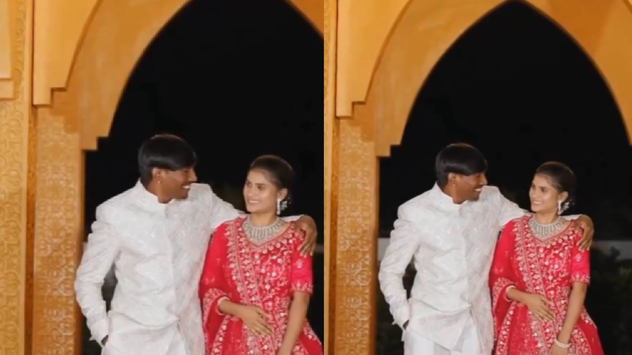 काही दिवसांपूर्वीच कोकण हार्टेड गर्ल अंकिता प्रभु वालावलकर हिने सुरज-संजनाचं केळवणं केलं, तेव्हा संजनाचं नाव सर्वांना समजलं आणि तिचा चेहरा सर्वांसमोर रिव्हिल झाला. त्या दोघांनी अंकितासोबत लग्नाची शॉपिंग, दागिने खरेदी वगैरेही केली. आता सर्व चाहत्यांना 29 नोव्हेंबरची उत्सुकता असून सुरजच्या लग्नाचे फोटो पाहण्यास सगळे उत्सुक आहेत.  