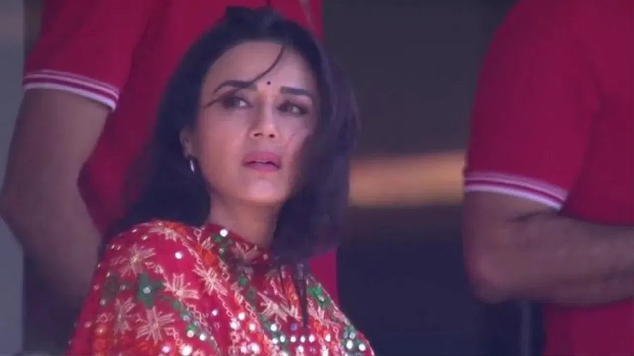 Preity Zinta: प्रिती झिंटाचे मोठे नुकसान! 17 कोटींचे घर विकल्यानंतर... Preity Zinta: प्रिती झिंटाचे मोठे नुकसान! 17 कोटींचे घर विकल्यानंतर...