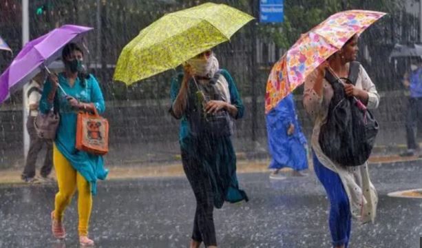 IMD weather update : कुठं मुसळधार, कुठं अतिमुसळधार पाऊस, हवामान विभागाचा नवा अंदाज, महाराष्ट्रात काय होणार?