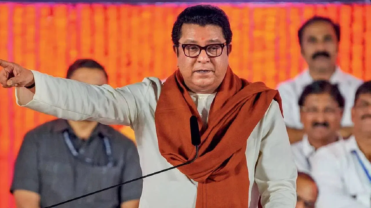 काढ रे तो पडदा...राज ठाकरेंनी टाकला मतदार घोटाळा बॉम्ब, आकडेवारी देत केलेल्या आरोपाने खळबळ!