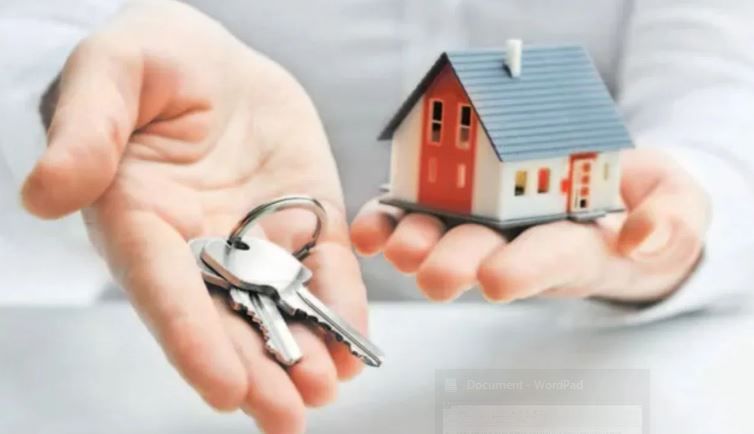 करिअरच्या सुरुवातीला अनेक चढ-उतार असतात. त्यामुळे भाड्याने घर घेतल्यास तुम्हाला डाऊन पेमेंटचे, ईएमआय भरम्याचे टेन्शन नसेल. त्यामुळे त्यामुळे करिअरच्या सुरुवातीला घर खरेदी करण्यापेक्षा भाड्याने घर घेणे हेच चांगले ठरू शकते. 