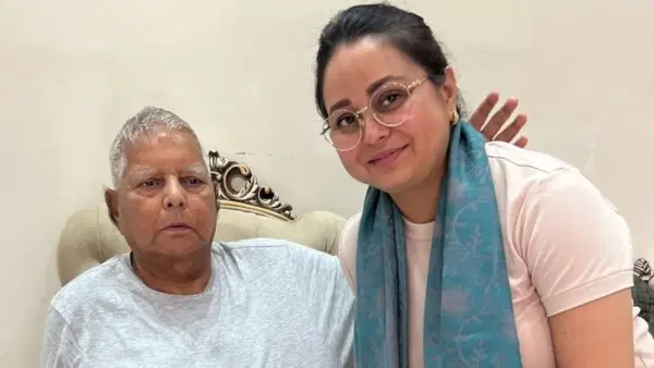 Rohini Acharya : शिवीगाळ केली, मारण्यासाठी चप्पल उगारली.. रडत आई-वडिलांचे घर सोडले; लालू यांच्या लेकीची नवी पोस्ट