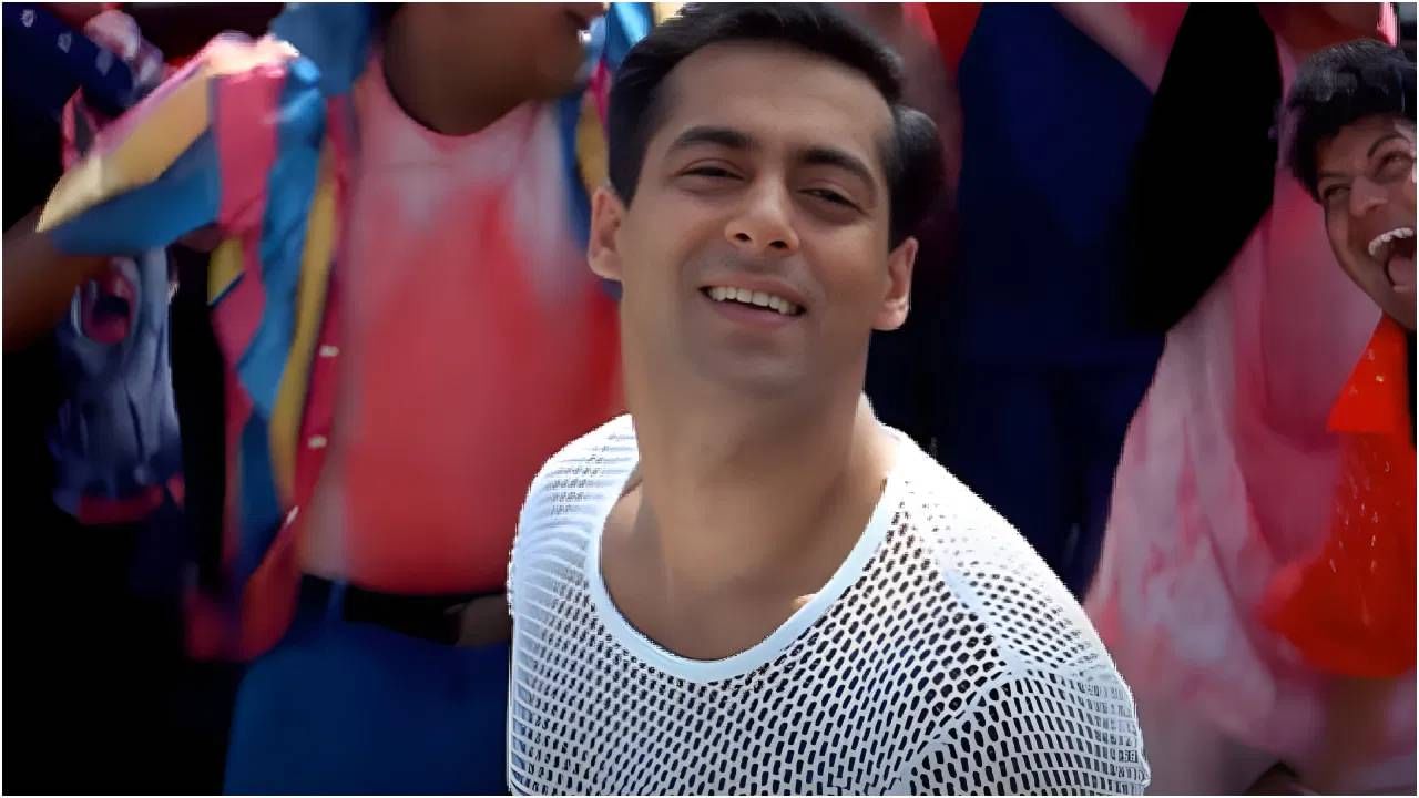 सलमान खान   हँगओव्हर हे गाणं तसेच हॅलो ब्रदरमधलं चांदी की डाल पे सोने का मोर, हे गाणं गाऊन भाईजान सलमान खान यानेही गाण्यात नशीब आजमावलं. ही गाणी बरीच गाजली. सलमानचे चाहते आजही या गाण्यासाठी वेडे आहेत. 